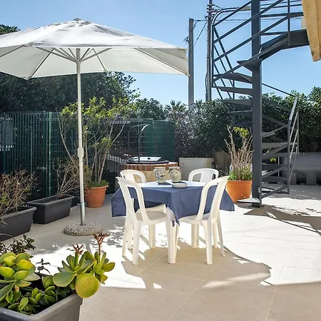 Apartment Ognina Dependances With Pool By Wonderful Italy
